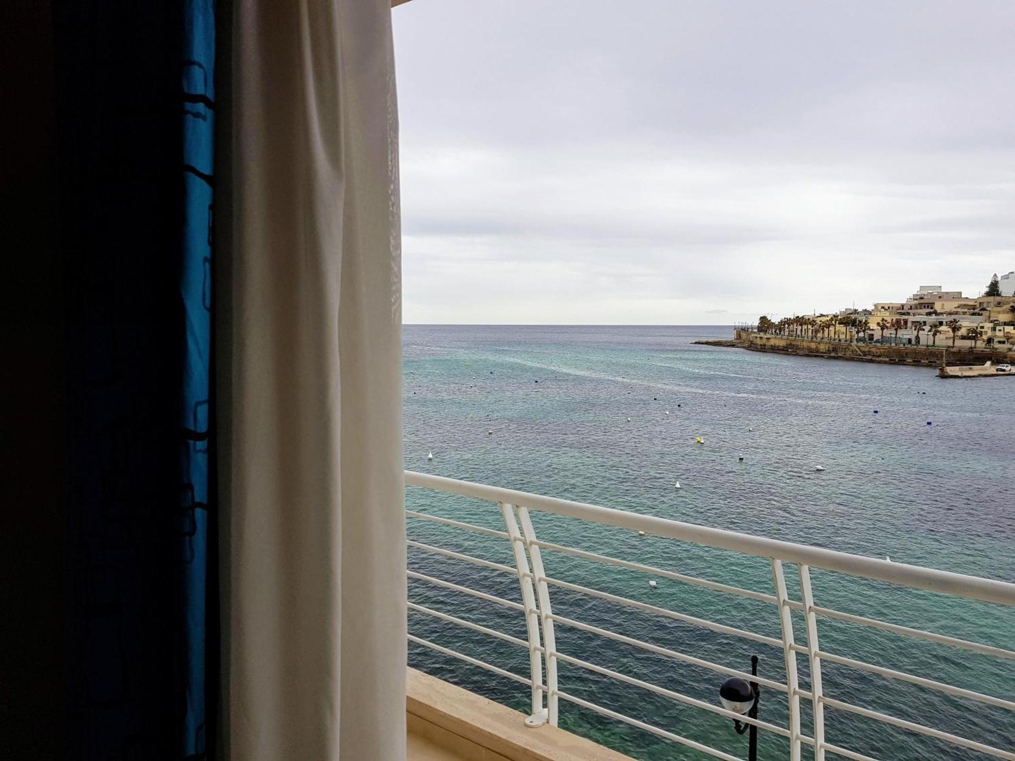 Riviera Holiday Apartments - Seafront - Wifi Marsaskala Exterior photo